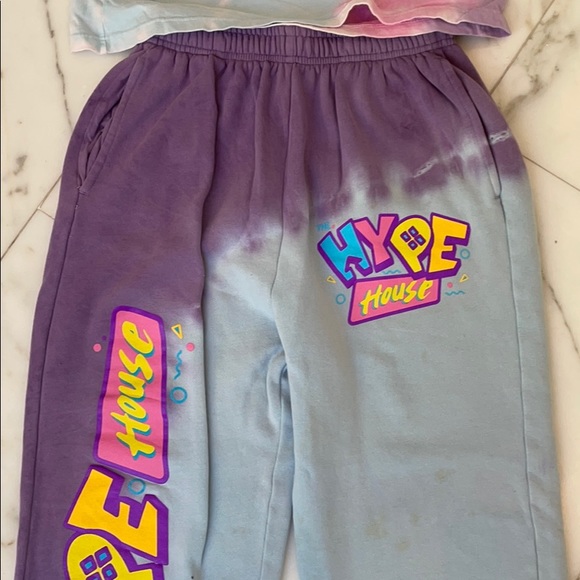 Hype House LA 90’s Tie dye Sweatpants and tee set - Picture 3 of 13